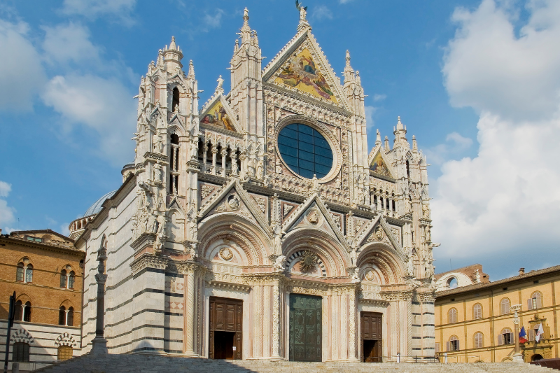 The Siena Duomo during the day.
